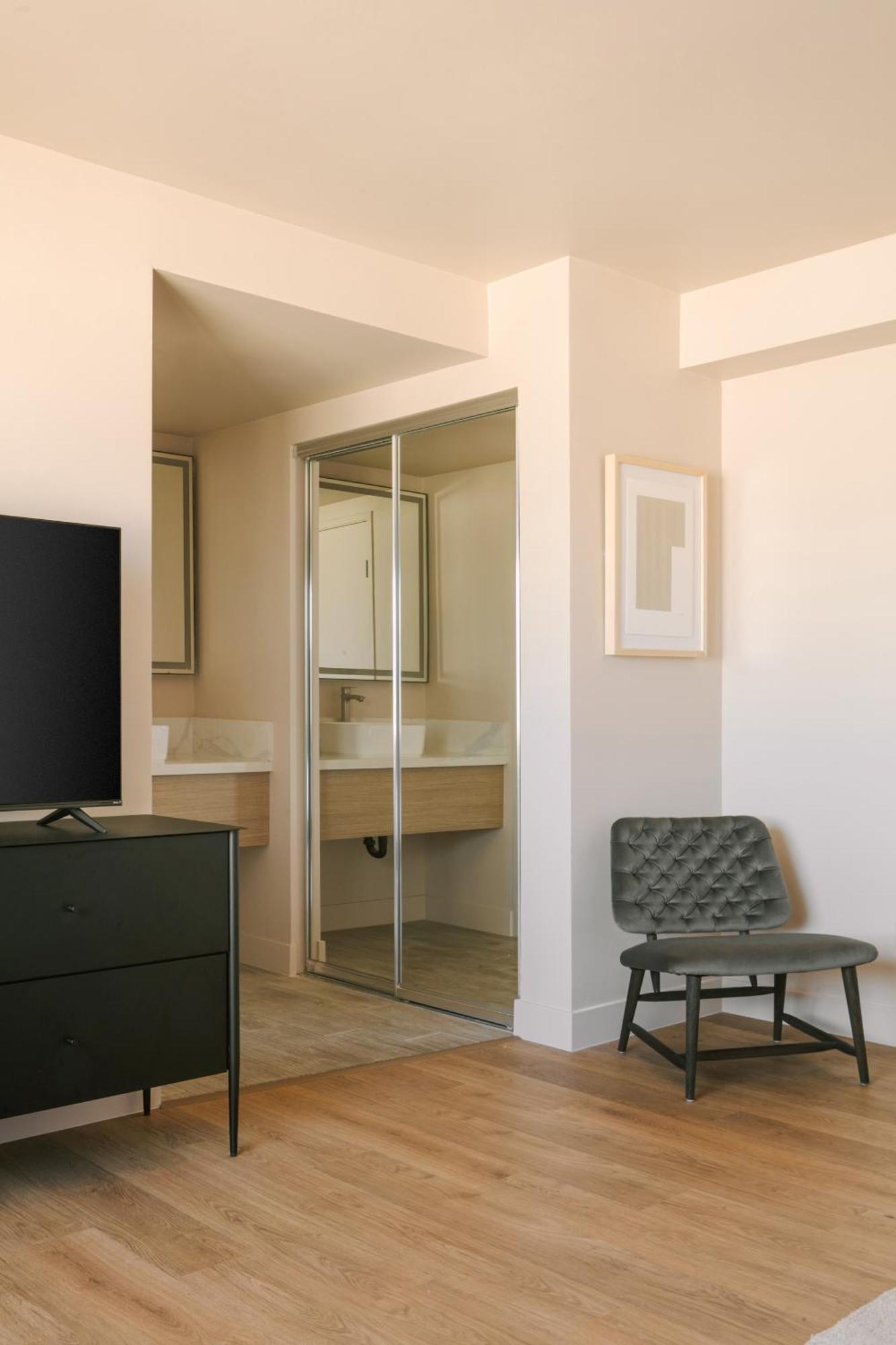 Sonder Solarena Hotel Newport Beach Room photo