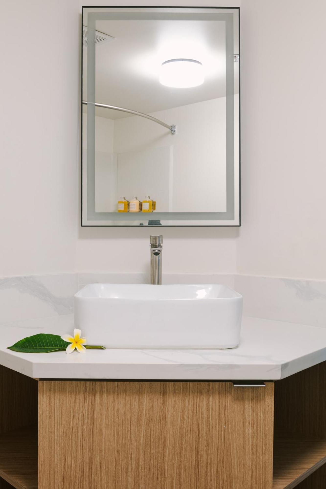 Sonder Solarena Hotel Newport Beach Room photo